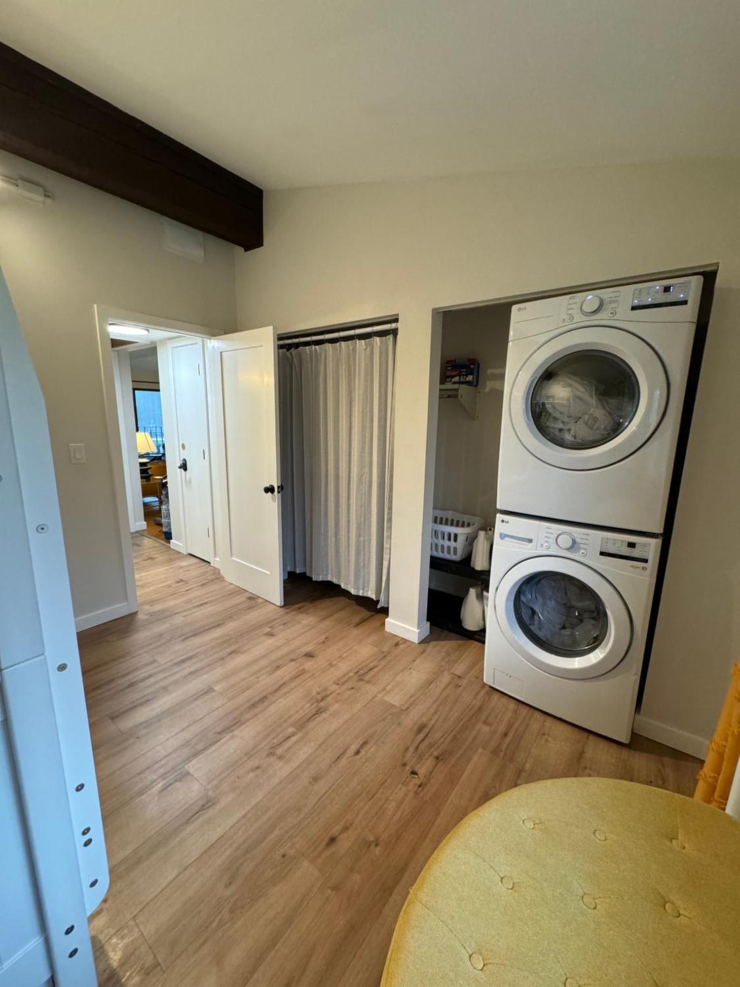Newly Remodeled Mid-Century Modern Lake Condo Женевско езеро Екстериор снимка