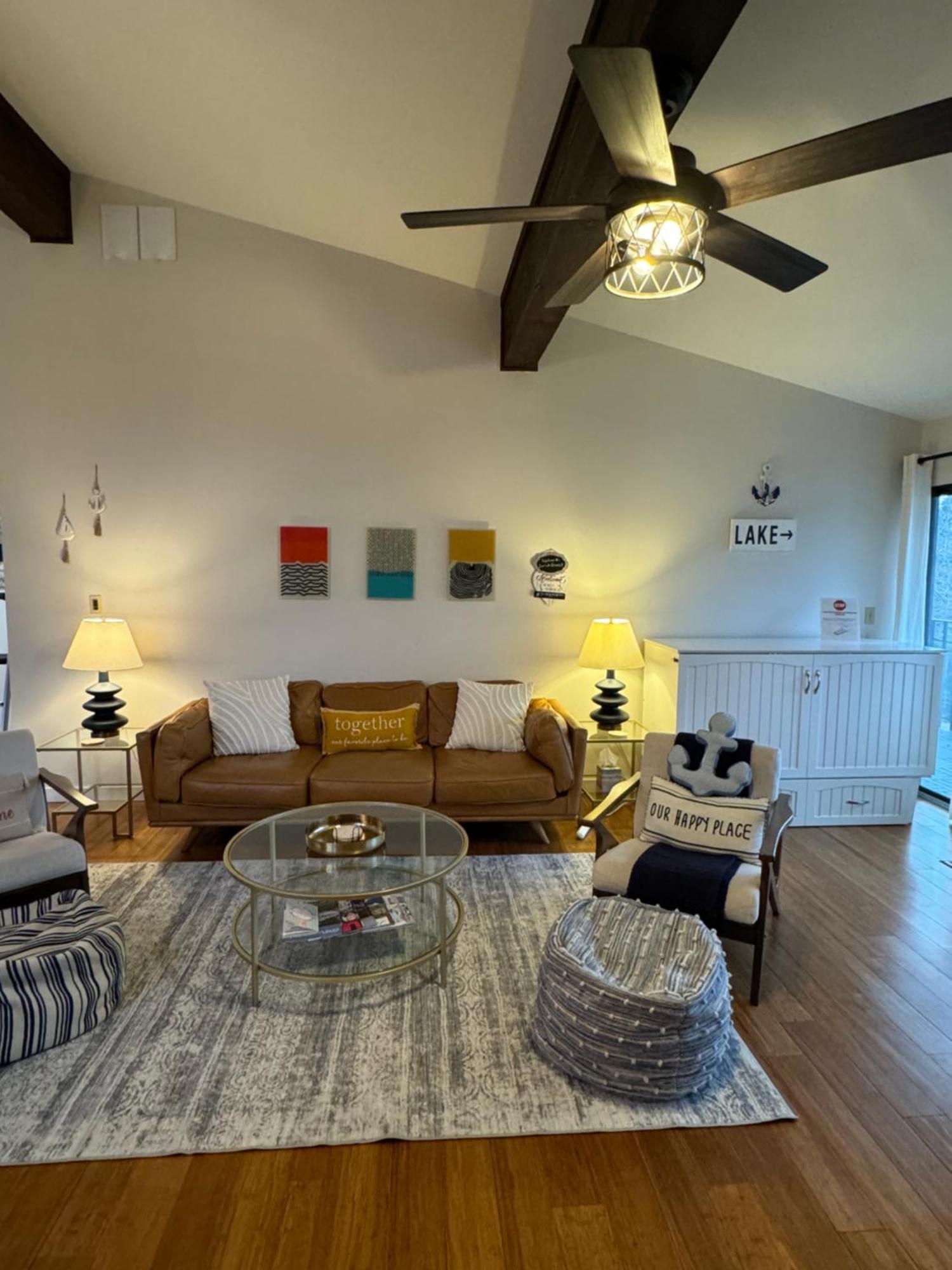 Newly Remodeled Mid-Century Modern Lake Condo Женевско езеро Екстериор снимка